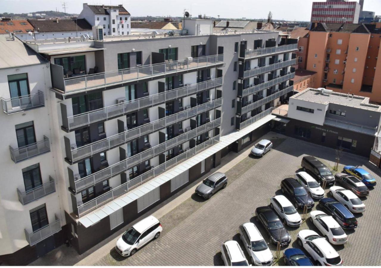 Efi Palace Hotel برنو المظهر الخارجي الصورة